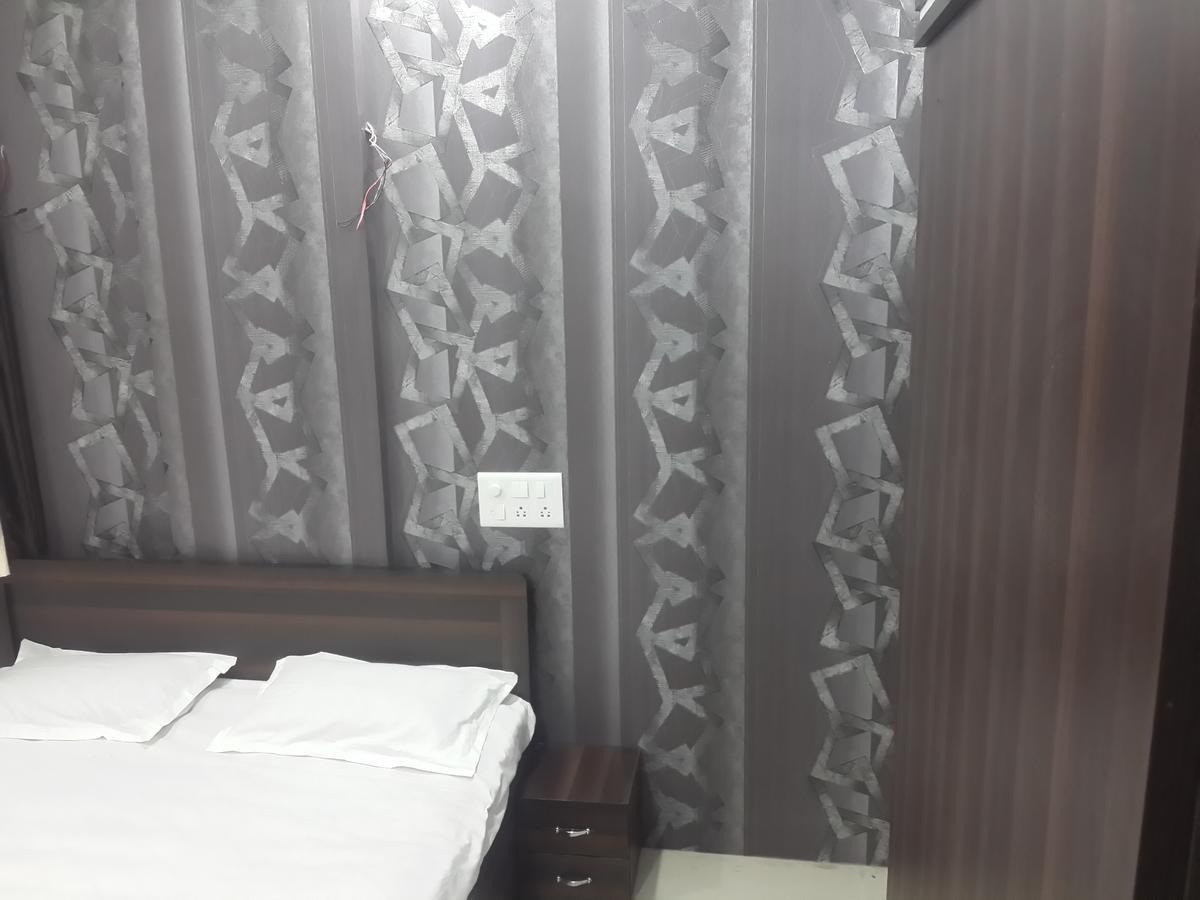 Hotel Holiday Era Opposite Railway Station Aurangabad  Exterior photo