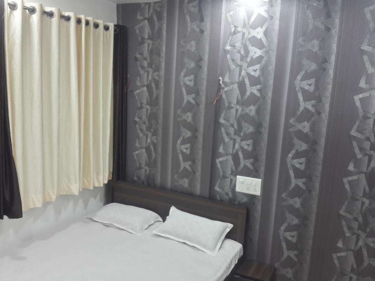Hotel Holiday Era Opposite Railway Station Aurangabad  Exterior photo